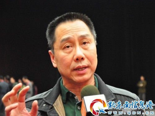 邢时苗接受采访 邢时苗:精神高于一切《银·秀》具有永久艺术魅力