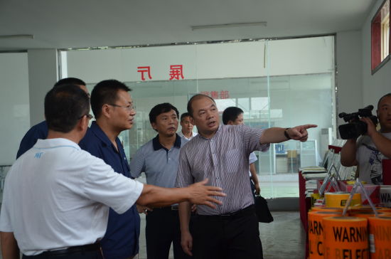 “忙人”杨建国 杨建国:招商引资是个技术活