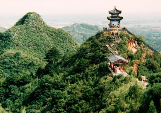 山水怀柔    红螺山红螺寺景区位于北京市怀柔区城北4公里,距北京市区