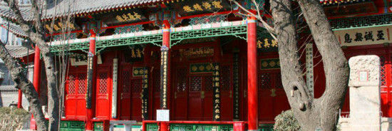 呼和浩特市清真大寺 呼和浩特市清真大寺:拔地凌空秀出云表