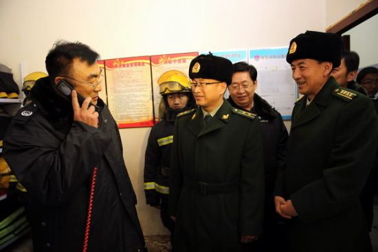 马明副主席深入呼和浩特市一线督导检查工作并慰问基层民警