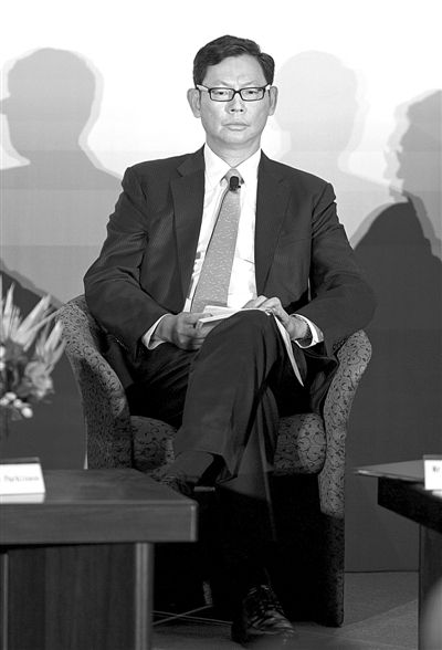 香港金管局总裁：上海自贸区可使香港上海双赢