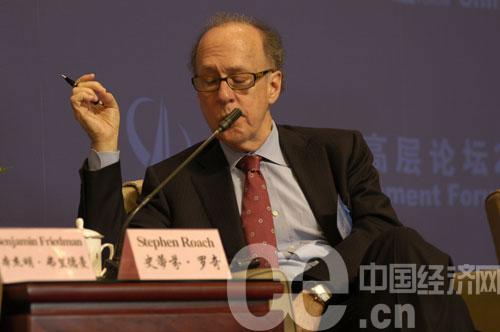 摩根士丹利公司(亚洲)董事长史蒂芬.罗奇 摩根士丹利公司(亚洲)董事长史蒂芬.罗奇