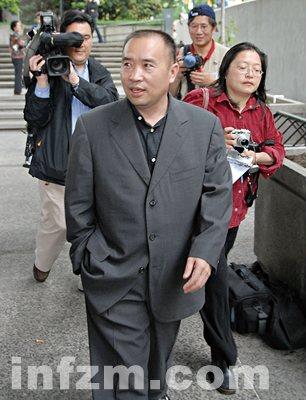 当2006年被判决暂停遣返后,赖昌星一度意气风发 资料图片 当2006年被判决暂停遣返后,赖昌星一度意气风发 资料图片