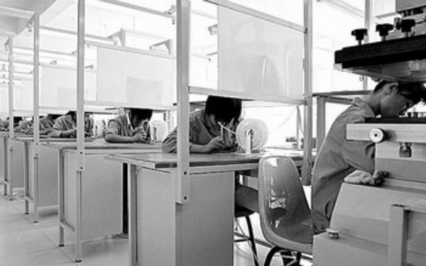 乌昌一体化成为新疆经济发展新的增长极_滚动