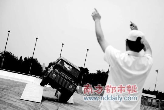 ��һ�Ϸ���չչ�������Ի�