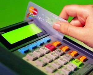 国内用卡环境不成熟 信用卡无密码不安全_滚动