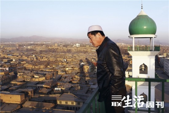 在内蒙古包头市东河区北梁三官庙最大的清真寺