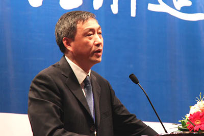 金定海:城市露脸了,却不会表情