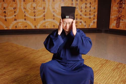 李一入主重庆两座寺庙前 副市长曾为其打招呼