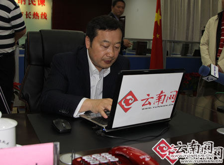 昆明市长张祖林对话百姓解答民生 亲自接听来电