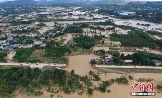 大雨后的景象 洞庭湖遭暴雨“大考” 防洪面临多重压力
