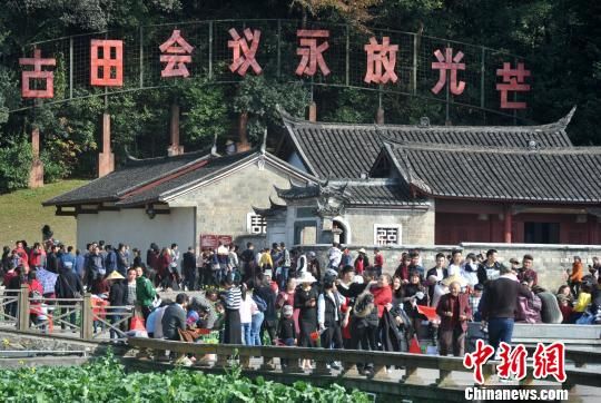 资料图:中国革命圣地上杭古田红色旅游火爆。 张斌 摄 全国将建2442公里红色旅游公路 中西部地区占90.8%