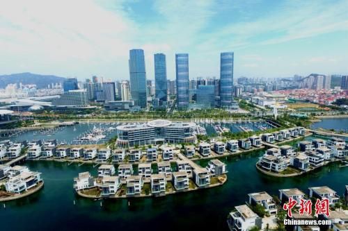 资料图:厦门环岛路国际会展中心周边高楼林立。王东明 摄 “高颜值”厦门 将向世界展现什么?