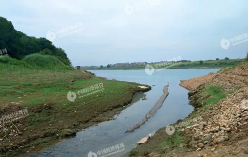 江西省景德镇市乐平市塔山工业园大山庙排污口 (《中国经济周刊》记者 李永华 摄) 中央环保督察威力大:两年内完成对31省份全覆盖