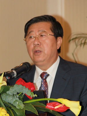 图文:中国煤炭工业协会会长王显政演讲