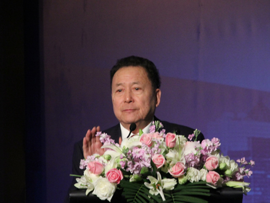 由中国信托业协会主办的“2010年中国信托业峰会”于2010年12月2日-3日在上海举行。图为中国信托业协会名誉会长王世宏。(来源：新浪财经 王霄摄)