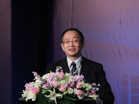 由中国信托业协会主办的“2010年中国信托业峰会”于2010年12月2日-3日在上海举行。图为上海国际信托有限公司董事长潘卫东。(来源：新浪财经 王霄摄)