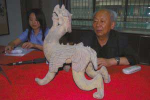老翁几千元淘得西汉神兽貔貅陶器堪称国宝
