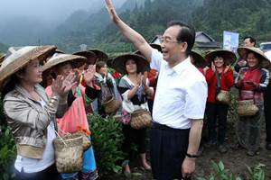 温家宝武陵山区调研扶贫开发工作纪实
