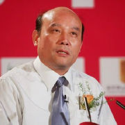 王德培:装傻充愣的人民币