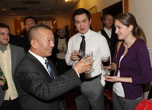 全国人大西藏代表团访美 介绍有关西藏真实情
