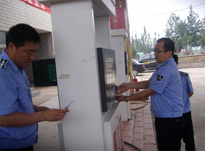 河北省涞源县开展加油站计量专项检查惠民生