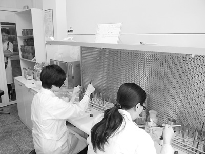 辽宁局开展微生物检验岗位现场操作技术比武