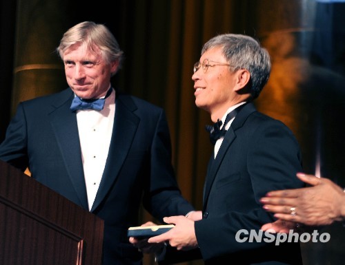 �����ױ��Ǵ�ѧ����У�����˲�������������