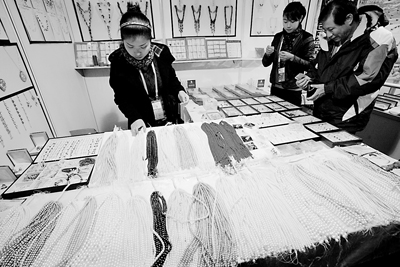 浙江诸暨淡水珍珠年产量占世界总产量75%_滚
