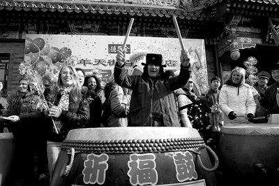 ȫ�۵�ӭ���⡰��һ�š�