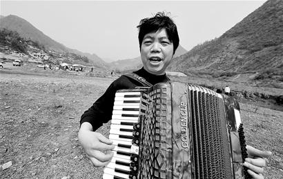 图文:放歌田野_滚动新闻