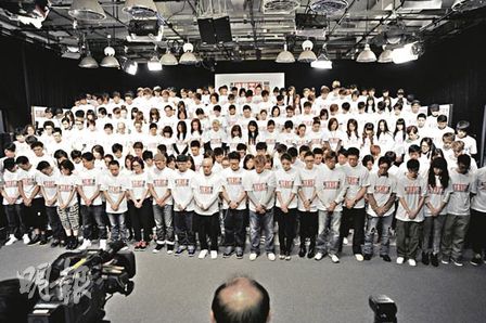 300���˽�����ݻ���Ϊ�ຣ������ļ�ƿ�