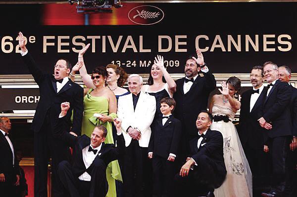 63����ɵ�Ӱ�ڿ�Ļ