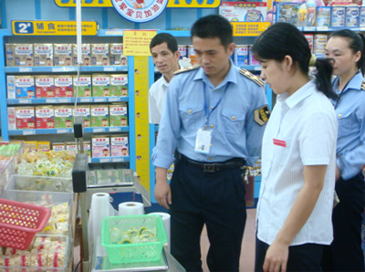 广西忻城县质监局走进超市开展计量专项执法检