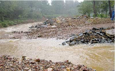 ���ϵǷ��ںӹ��ض�·�ޱ�־2Сѧ�����ӳ���