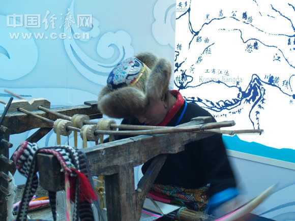 �����ν�ͻ�Ƽ���ƿ���ý���������"�ļ���"