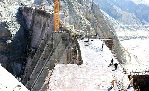 中国水电承建的巴基斯坦高摩赞水电站碾压混凝