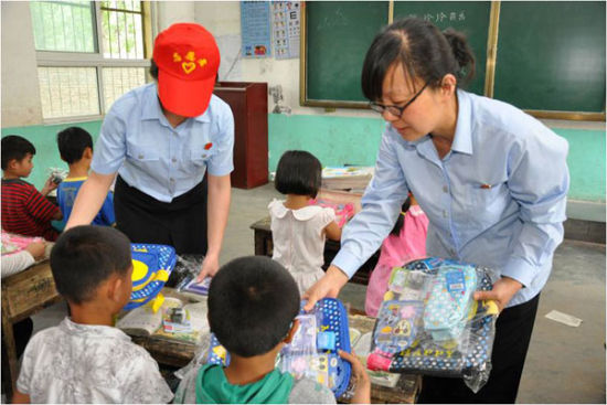 关爱留守儿童 迎接六一儿童节