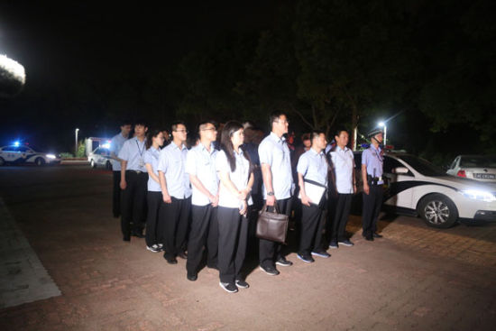 向执行难宣战 常熟法院深夜开展抓老赖行动