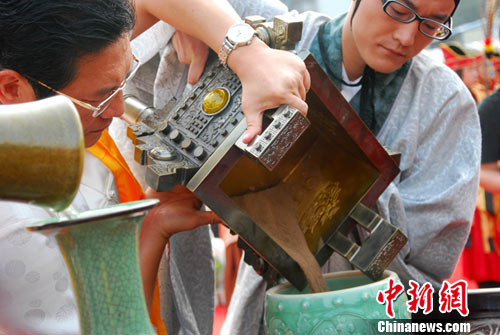 广西柳州文庙举行重建后首次祭孔大典(组图)