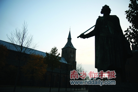 欧登塞:每个角落都刻上了安徒生印记(组图)