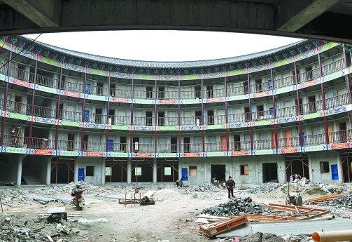 浙江奉化高仿福建土楼引热议 网友评很假很强大