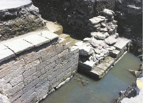 杭州建停车场挖出千年古桥遗迹 见证曾经繁华