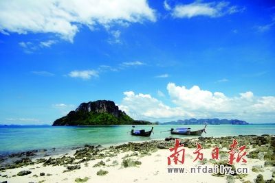 如果说普吉岛像个穿金戴玉的贵妇,那么甲米就是一个脂粉不施、清秀脱俗的村姑。 泰国甲米:左手是闲逸 右手是刺激(组图)