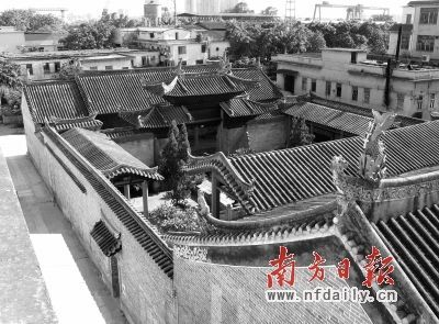 沥滘村卫氏大宗祠始建于明万历年间,距今已近400年,被称作广州保存最完好、最壮观的宗祠之一。 广州800年古村面临拆迁 专家呼吁应原址保护