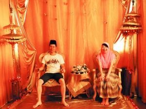 游客体验水上人家的结婚仪式 在“理想国”文莱:做一个幸福的人(组图)