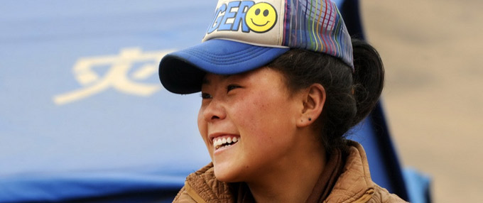 16岁藏族女孩挖出9位亲人