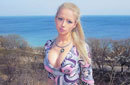 乌克兰女孩脸庞身材酷似芭比娃娃