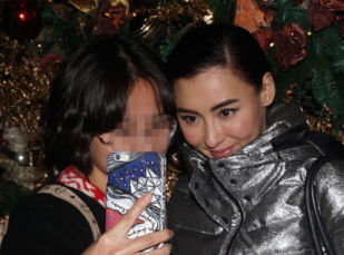 陈慧琳开唱两儿子上台俏皮